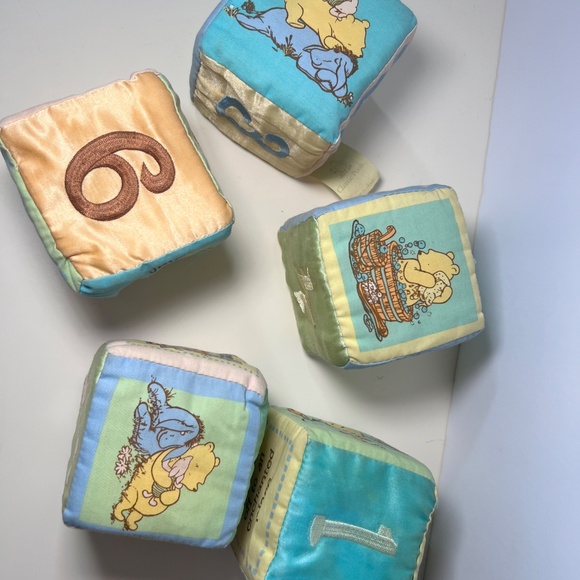 Vintage Classic Winnie the Pooh Cloth Block Set of 5 Piglet Flowers Numbers - Picture 2 of 6